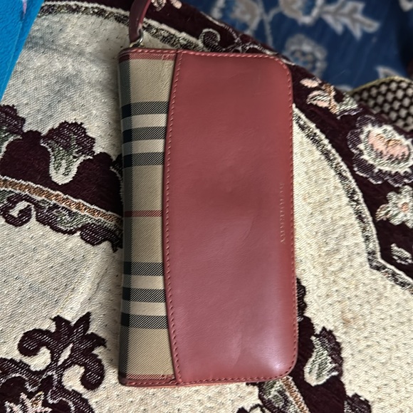 Authentic Burberry Nova Check round zipper purse canvas used - Picture 2 of 6